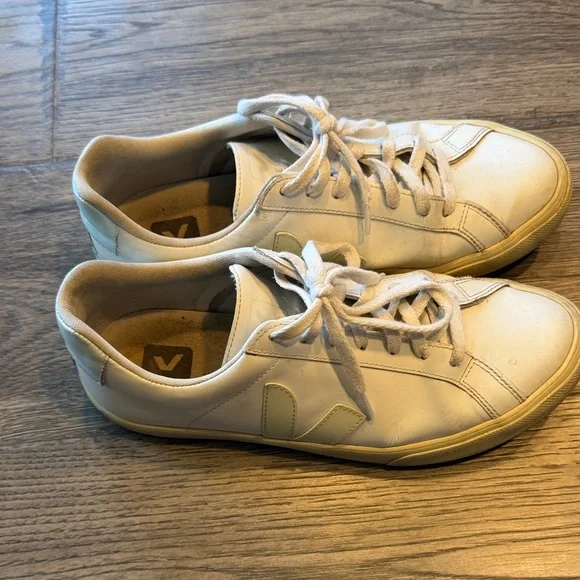 Veja womens Cream and White Sneakers - Picture 2 of 8